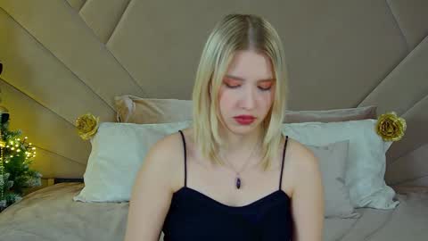 Snapshot of lililinn chatting on 23, 12, 2024 LiliLinn online show from 23, 12, 2024