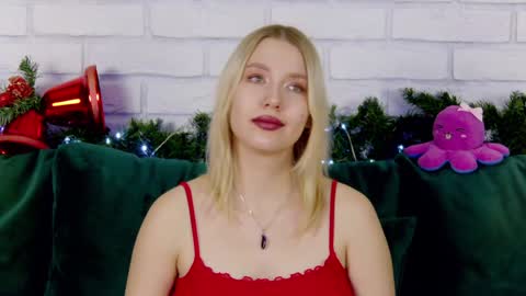 Snapshot of lililinn chatting on 24, 12, 2024 LiliLinn online show from 24, 12, 2024