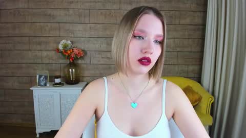 Snapshot of lililinn chatting on 12, 2, 2025 LiliLinn online show from 12, 2, 2025