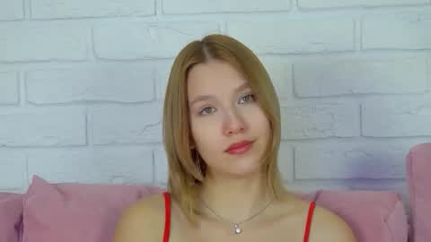 Snapshot of lililinn chatting on 23, 9, 2025 LiliLinn online show from 23, 9, 2025