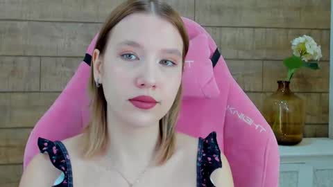 LiliLinn online show from 21, 10, 2025