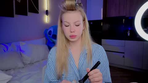 lililok101 online show from 7, 4, 2026