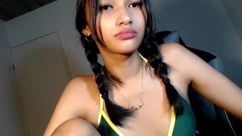 Chloe online show from 4, 2, 2026