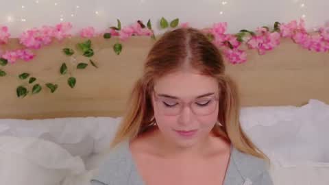 Snapshot of lilith_bonheur chatting on 19, 12, 2025 Lilith Bonheur online show from 19, 12, 2025