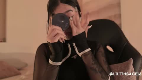 lilith_sage_ online show from 16, 9, 2025