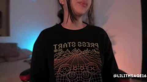 lilith_sage_ online show from 13, 10, 2025