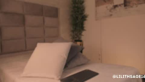 lilith_sage_ online show from 18, 4, 2026