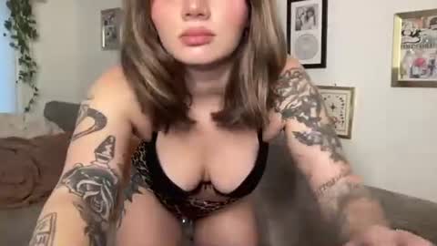 Snapshot of lill_daddysgirl chatting on 6, 11, 2025 lilldaddysgirl online show from 6, 11, 2025