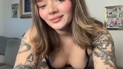 Snapshot of lill_daddysgirl chatting on 10, 11, 2025 lilldaddysgirl online show from 10, 11, 2025