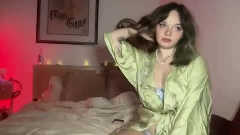 Snapshot of lill_daddysgirl chatting on 14, 12, 2025 lilldaddysgirl online show from 14, 12, 2025