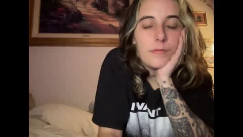 Snapshot of lill_daddysgirl chatting on 19, 12, 2025 lilldaddysgirl online show from 19, 12, 2025
