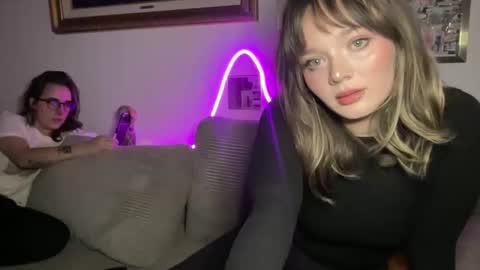 Snapshot of lill_daddysgirl chatting on 6, 1, 2026 lilldaddysgirl online show from 6, 1, 2026