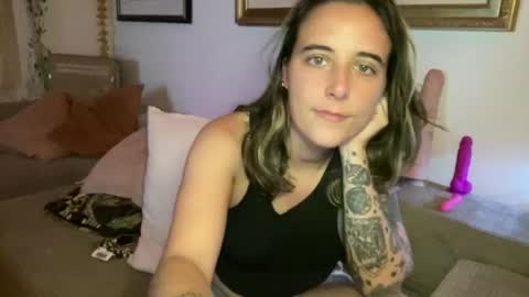 Snapshot of lill_daddysgirl chatting on 5, 7, 2026 lilldaddysgirl online show from 5, 7, 2026