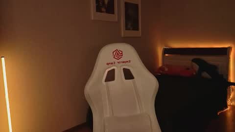 OLIVIAPVT IS OPEN online show from 18, 11, 2025