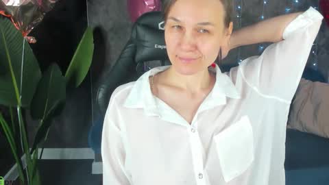 lillian_white1 online show from 27, 2, 2026