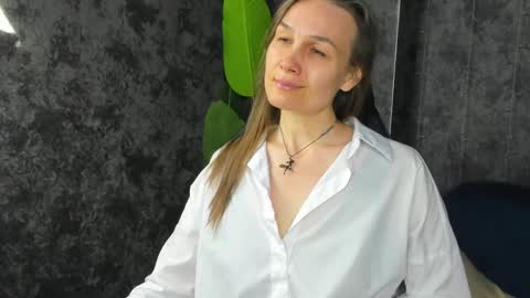 lillian_white1 online show from 25, 4, 2026