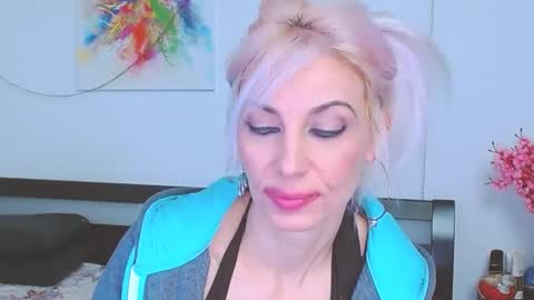 Lara online show from 8, 2, 2025