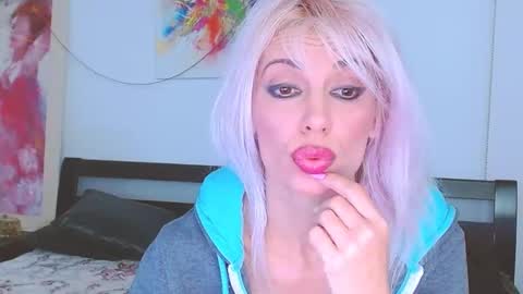 Lara online show from 15, 2, 2025