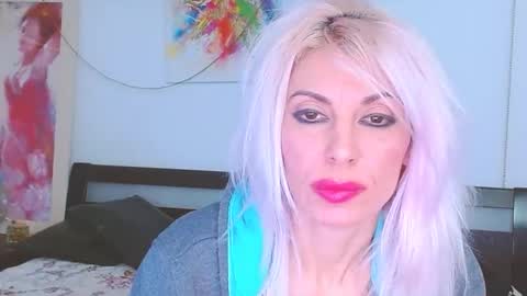 Lara online show from 18, 2, 2025