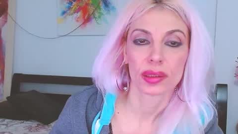 Lara online show from 23, 2, 2025