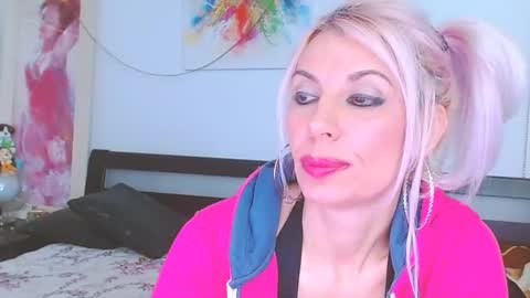 Lara online show from 26, 2, 2025