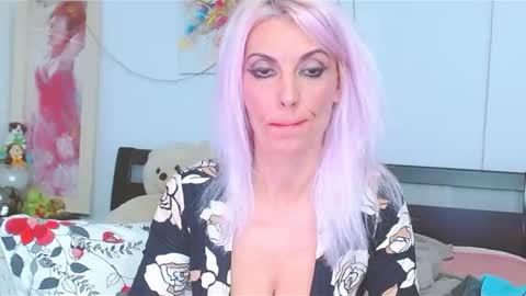 Lara online show from 9, 10, 2025