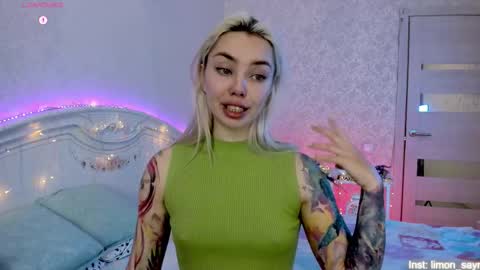 LilliMoore online show from 2, 12, 2025