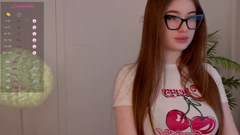 Lilly Colins online show from 1, 2, 2025