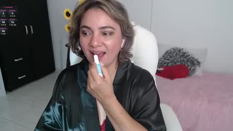 Snapshot of lilly_milf chatting on 22, 2, 2025 Lilly online show from 22, 2, 2025