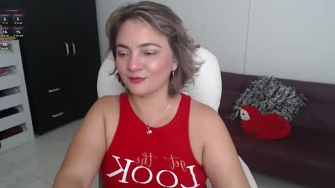 Snapshot of lilly_milf chatting on 23, 2, 2025 Lilly online show from 23, 2, 2025