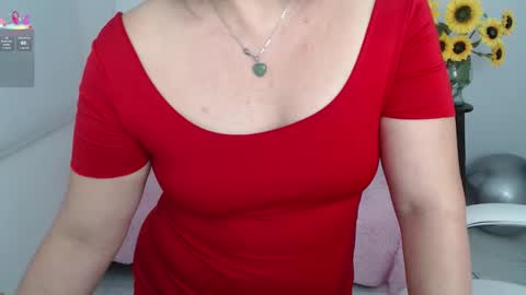 Snapshot of lilly_milf chatting on 15, 9, 2025 Lilly online show from 15, 9, 2025