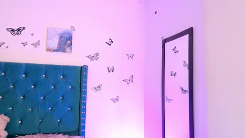 Lilly Peach online show from 23, 4, 2026