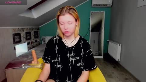 Lilly Depp online show from 19, 12, 2024