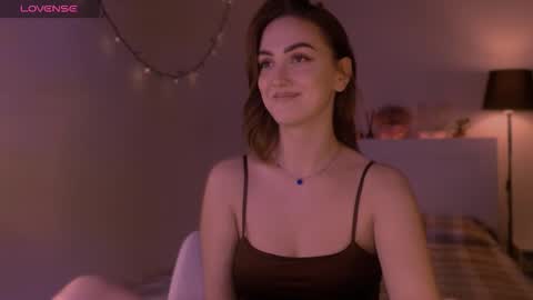 Snapshot of lillyfarey chatting on 1, 10, 2025 LillyFarey online show from 1, 10, 2025