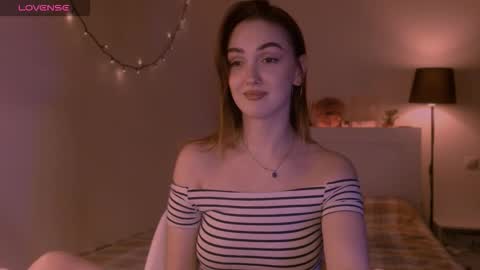 Snapshot of lillyfarey chatting on 8, 10, 2025 LillyFarey online show from 8, 10, 2025