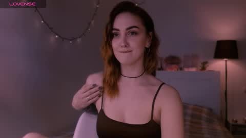 Snapshot of lillyfarey chatting on 21, 10, 2025 LillyFarey online show from 21, 10, 2025