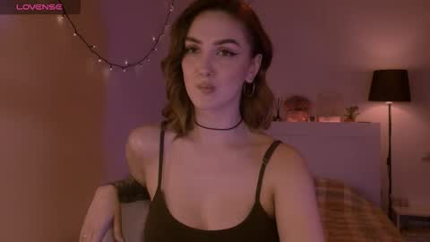 Snapshot of lillyfarey chatting on 28, 10, 2025 LillyFarey online show from 28, 10, 2025