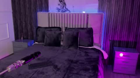 Lilly Ortiz online show from 10, 2, 2025