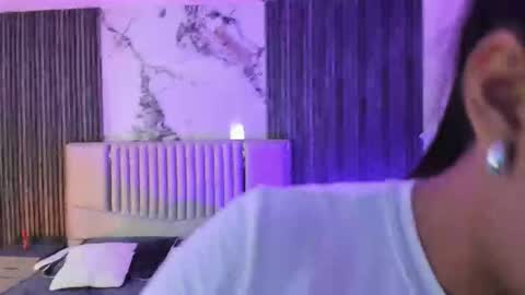 Lilly Ortiz online show from 15, 9, 2025