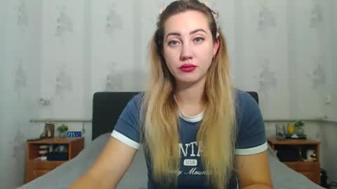 Snapshot of lilu_cute25 chatting on 27, 10, 2025 lilu_cute25 online show from 27, 10, 2025