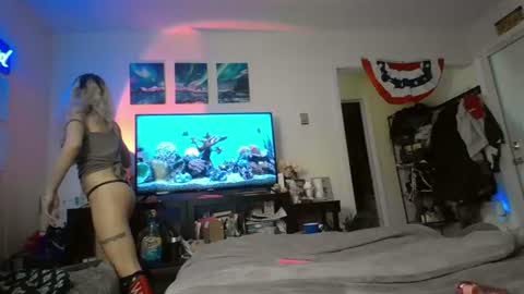 Snapshot of lilvioletxxx chatting on 24, 7, 2026 Little Violet online show from 24, 7, 2026