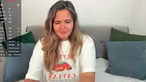 Snapshot of lily_bel chatting on 2, 7, 2026 Lily online show from 2, 7, 2026