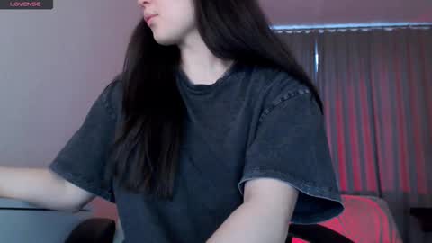 Lily Litle online show from 25, 2, 2026