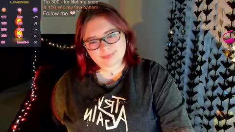 Elina  online show from 11, 10, 2025
