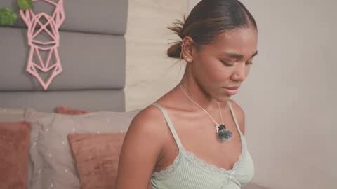 Lily Miiller online show from 15, 11, 2025