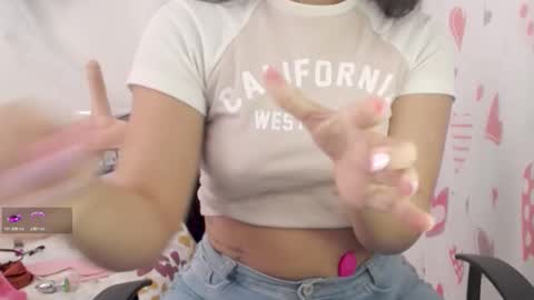 Lily Roberts online show from 5, 11, 2025