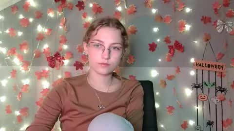 small lily online show from 9, 10, 2025