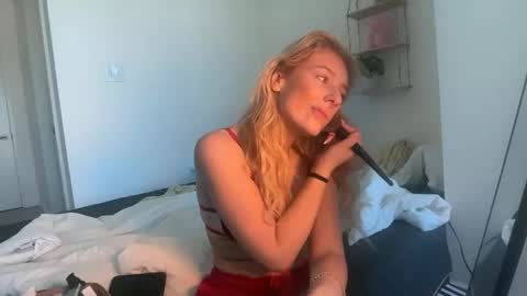 Snapshot of lilybrown07 chatting on 28, 2, 2026 lilybrown07 online show from 28, 2, 2026