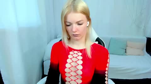 lilydavisss online show from 12, 4, 2026