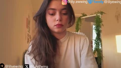 Snapshot of lilyewing_ chatting on 8, 9, 2025 Lily   online show from 8, 9, 2025